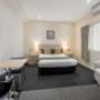 Queen room