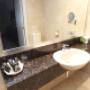King Superior Bathroom