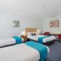 Guest room with queen bed(s)