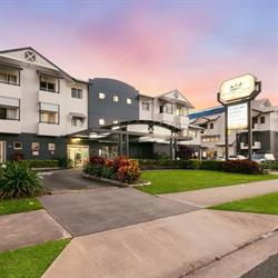 Cairns Queens Court