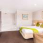 Executive spa suite