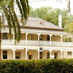 Seven Creeks Hotel