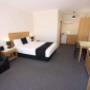 Guest room with queen bed