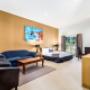 Deluxe guest room with sitting area