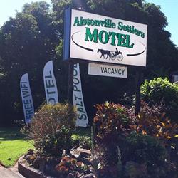 Golden Chain Alstonville Settlers Motel