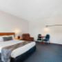 Guest room with queen bed(s)