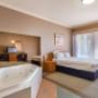 Guest room with hot tub