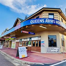 Queens Arms Hotel Maitland