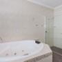 Guest room with whirlpool bathtub