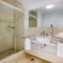 King Spa Room