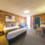 Well-equipped guest room