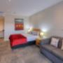 Guest room with queen bed(s)