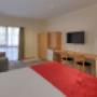 Guest room with queen bed(s)