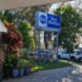 BW Parkside Entrance View a