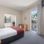 Well-equipped guest room
