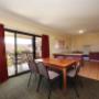 Guest room with dining area