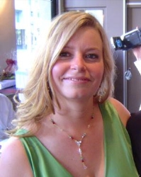 Savvy Celebrant Kerrie Thomson