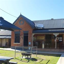 Moonan Flat Pub