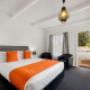 Guest room with queen bed(s)