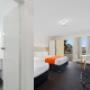 Guest room with queen bed(s)