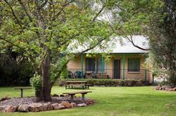 Grampians View Cottages & Units
