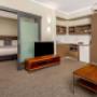 One-bedroom suite