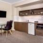 One-bedroom suite