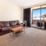 One-bedroom suite