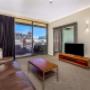 One-bedroom suite