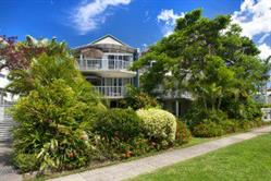 Noosa Outrigger Beach Resort