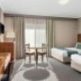 Guest room with queen bed(s)