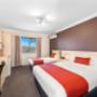 Guest room with queen bed(s)