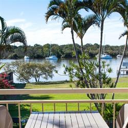 Noosa River Accommodation Noosaville Apartments Cayman Quays
