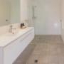 Executive King Bathroom