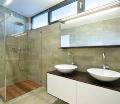 Frameless shower screens