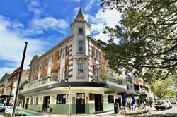 THE CROWN & ANCHOR HOTEL