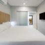 bed room room