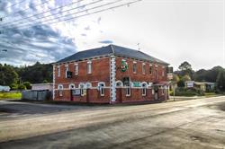 Hotel Cecil & Old Miners Cottages