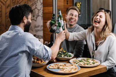 Pizza-Cheers
