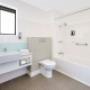Bathroom - Family Room Queen & Two Singles