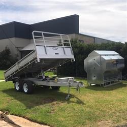 Universal Trailers and Feeders