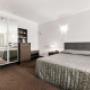 Well-equipped guest room