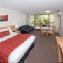 Guest room with sitting area