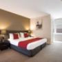 Spacious guest room