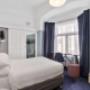 Guest room with double bed(s)