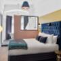 Guest room with queen bed(s)