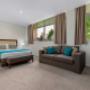 Guest room with sitting area