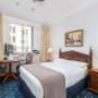 Guest room with queen bed(s)