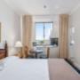 Guest room with queen bed(s)