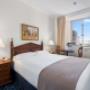 Guest room with queen bed(s)